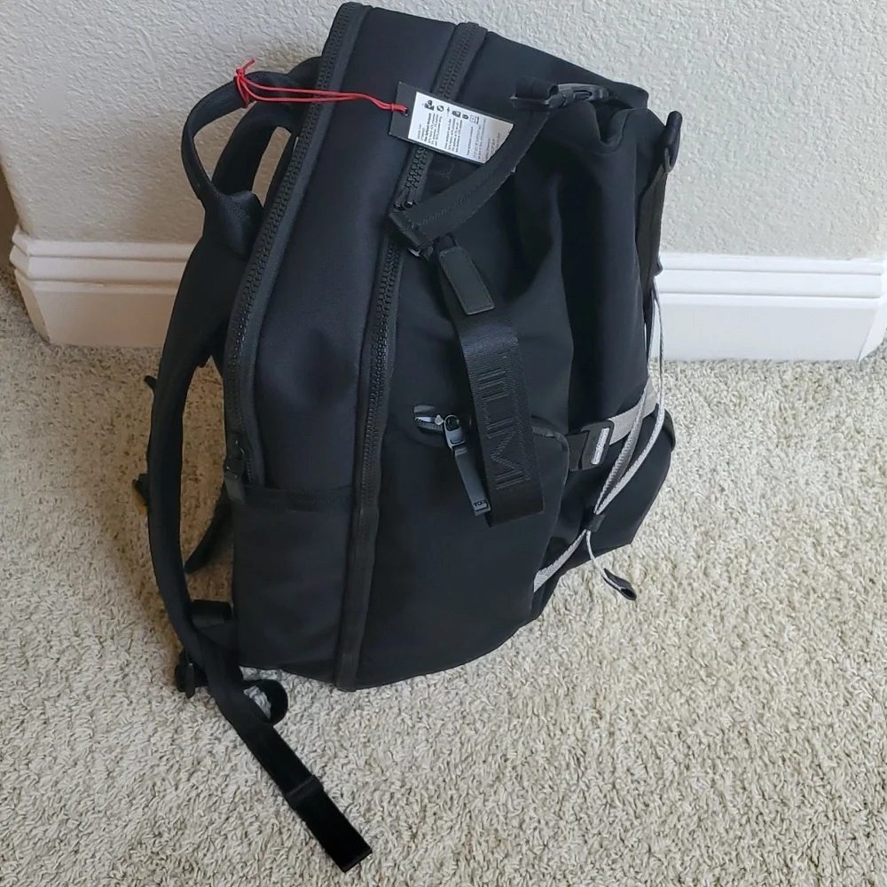 Tumi Tahoe View Splitpack Backpack Duffle Bag.